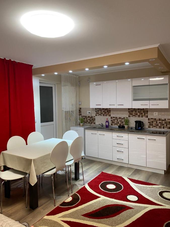 8 Residence Apartament Cavnic Buitenkant foto